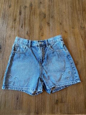 3/27$ GAP Kids Girls Blue Denim Jean “Mom” Shorts with Flowers size 12